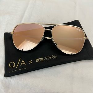 Quay Australia x Desi Perkins | High Key Gold Mirrored Lenses